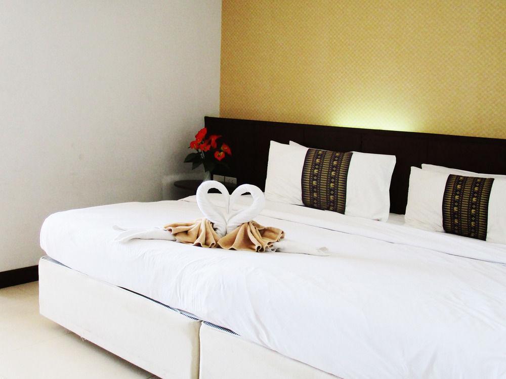 The Son Patong Beach Экстерьер фото